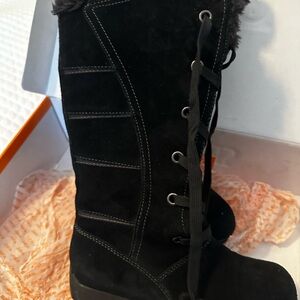 Sporto Black Winter Boots with Suede Finish and Lacing